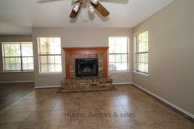 Photo - 300 Sioux Cir