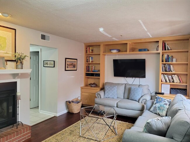 Photo - 126 Park Ave SW