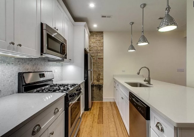Building Photo - 2735 N Francisco Ave Unit G Rental
