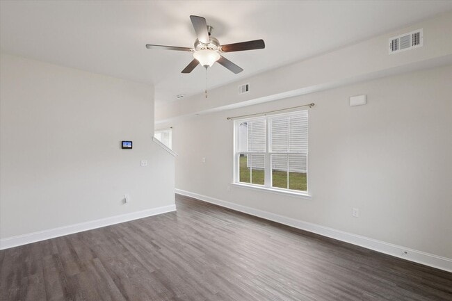 Photo - AVAILABLE NOW (Small Pets Only)