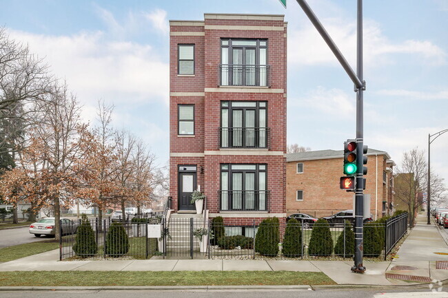 Building Photo - 5979 N Elston Ave Unit 3 Rental