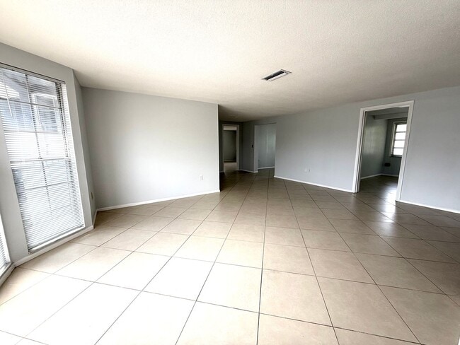 Photo - Coastal Living in Gulf Gate | 3BR/2.5BA | Annual Rental