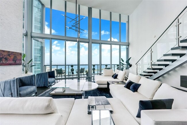 Building Photo - 888 Biscayne Blvd Unit 5112