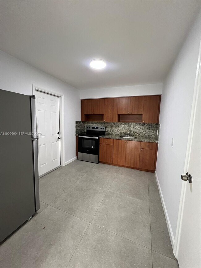 Photo - 963 NW 5th St Unidad 1