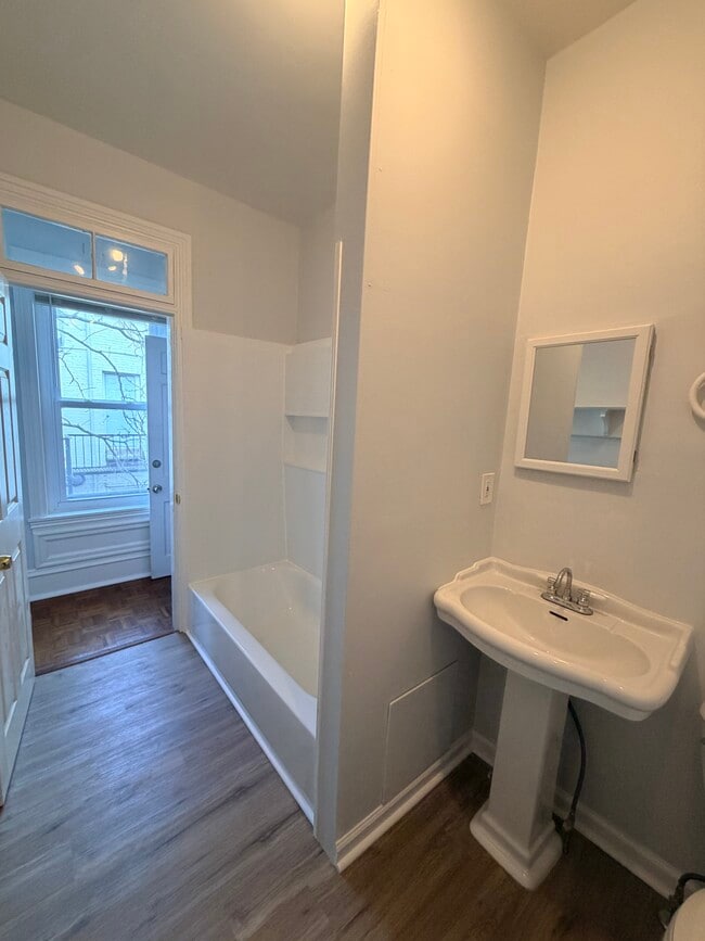 Photo - 1015 Dekalb Street