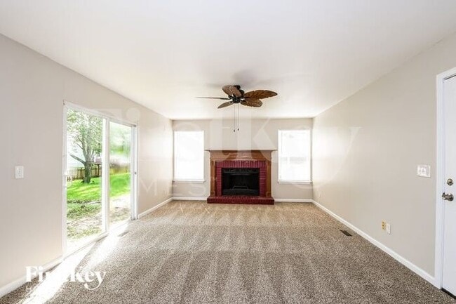 Photo - 1006 Trifecta Dr