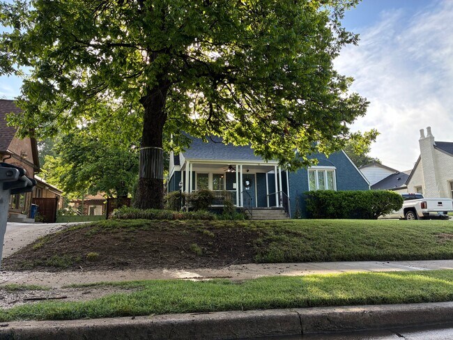 Photo - 1715 S College Ave