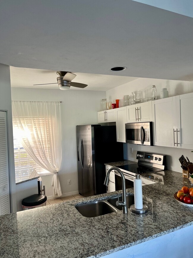 Photo - 1070 Woodshire Ln Unit E102