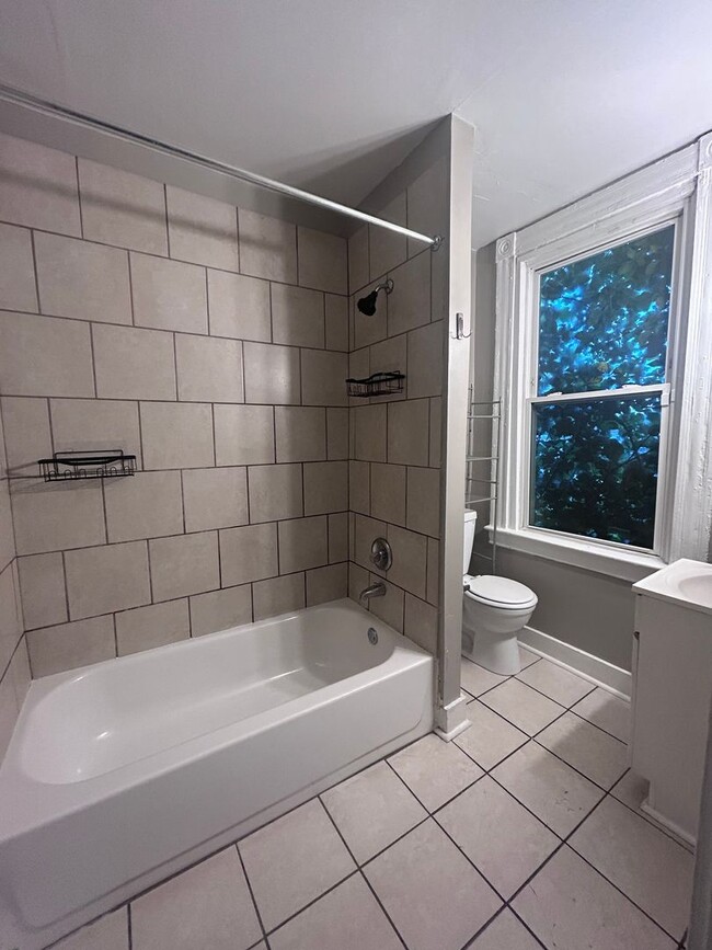1303 Woodland Ave Unit 1