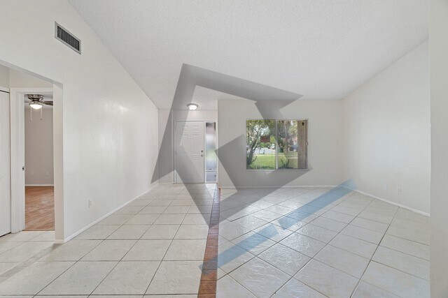 Photo - Spacious 2 bedroom 1.5 Bath Now Available - Pine Hills