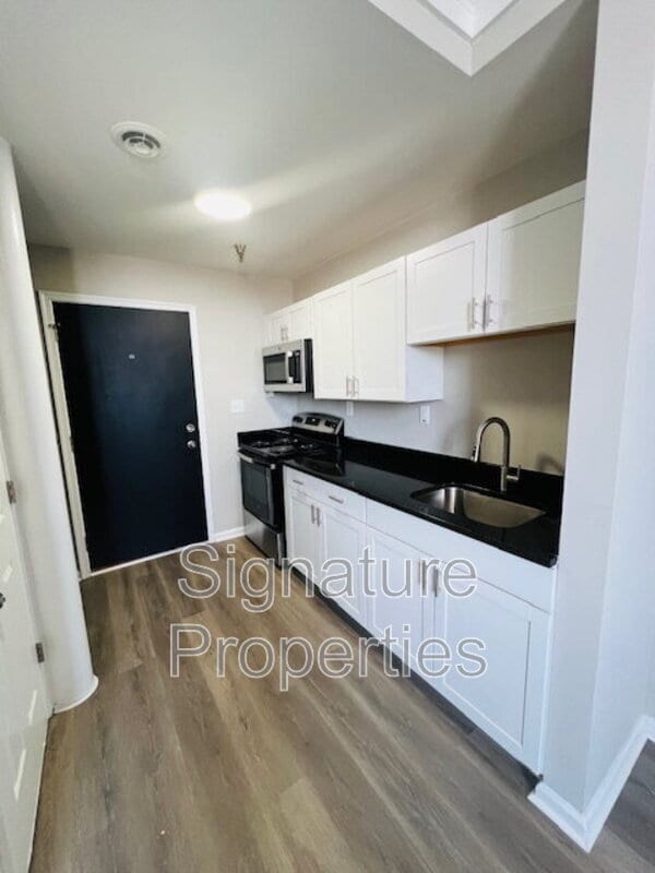 Building Photo - 22 Bollingbrook St Unit 3D Rental