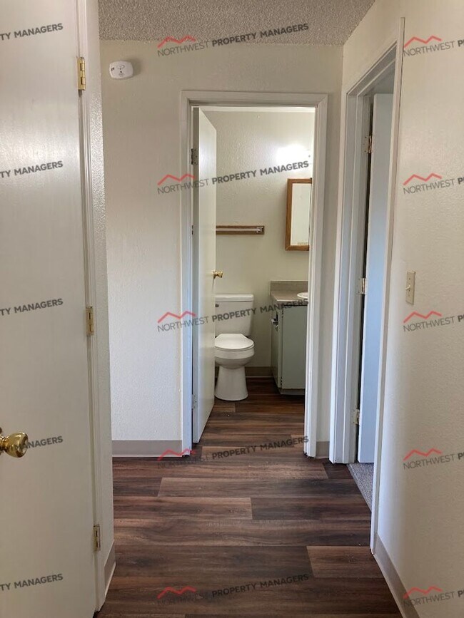 Photo - r45a Laurel Court Apts.