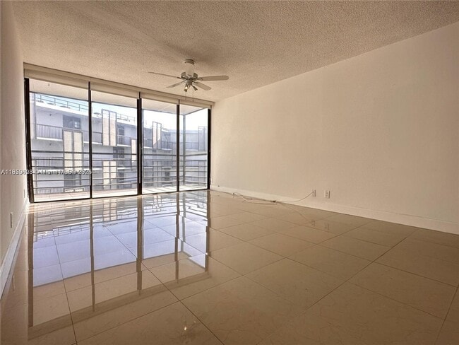 Photo - 20500 W Country Club Dr Unit 706