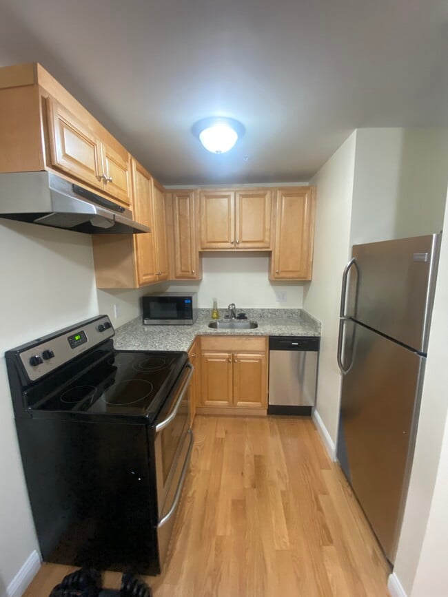 Building Photo - 10 Arizona Ter Unit 4 Rental