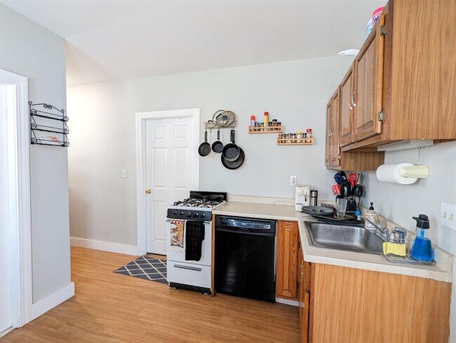 Photo - 383 Highland Ave Unidad 2