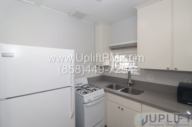 Photo - 36th (3637-3639) Unit 3637 1/2