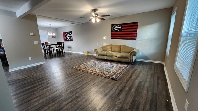 Building Photo - 362 Washington Dr