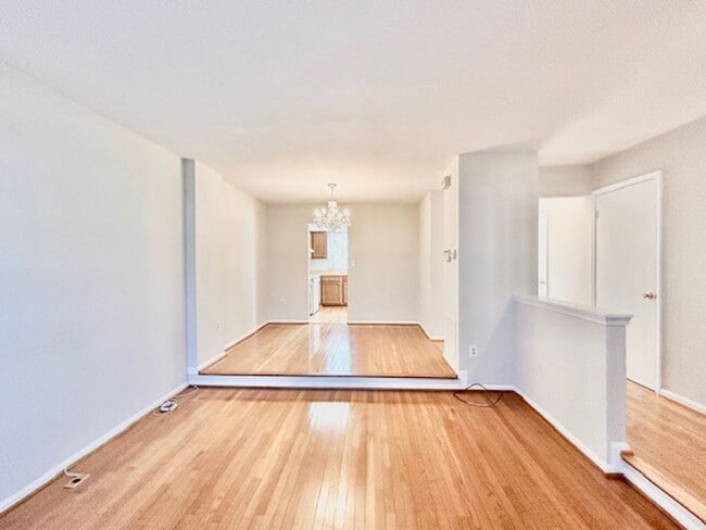 Photo - Spacious and bright 3BR/2.5BA townhouse with enclosed back patio