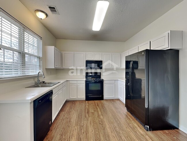 Photo - 117 Eagleston Ln