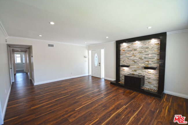 Photo - 23701 Bessemer St