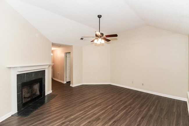8929 Fulton Cove