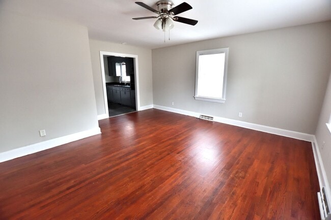 Photo - 227 Clayton St