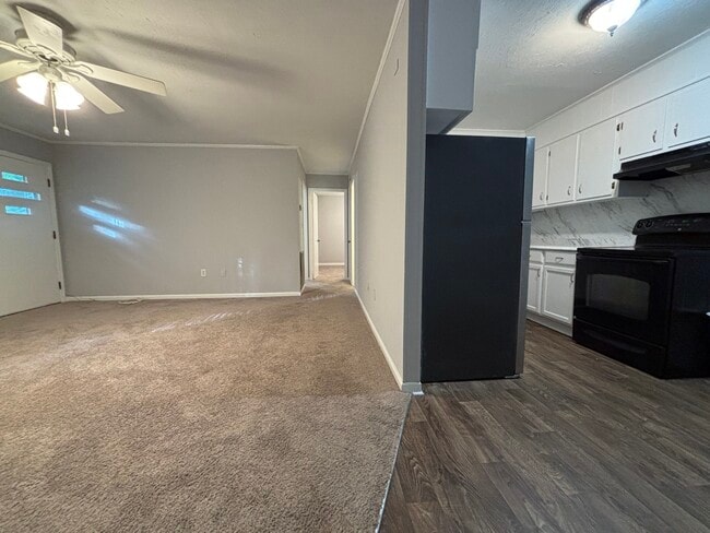 Photo - 3211 Country Ln