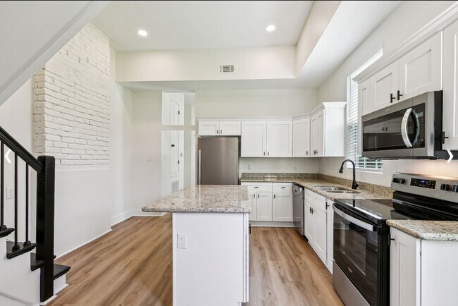 Photo - 2022 Bienville St
