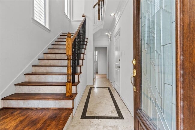 Photo - 6118 Tyne St