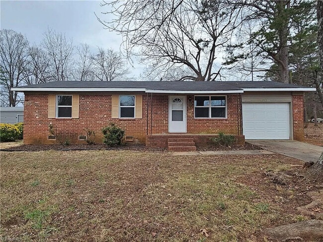 Photo - 515 3rd St House