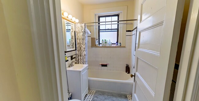 Photo - 54 Babcock St Unit 1