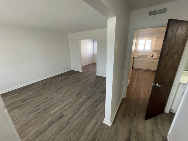 Photo - 2 Bedroom 2.5 Bathroom Condo!