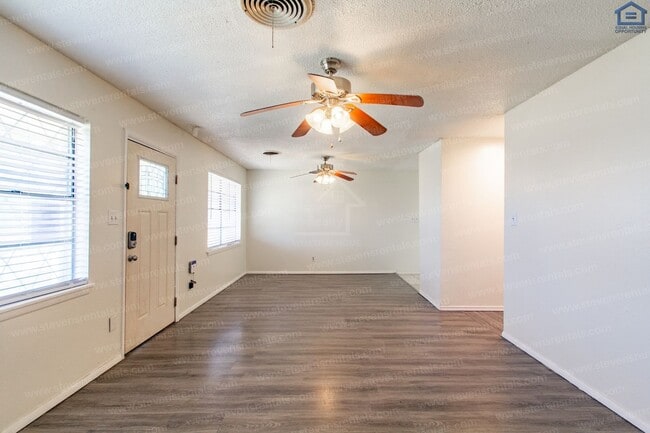 Photo - 717 SW Ranch Oak Blvd