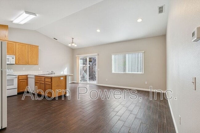 Photo - 620 Pearl Pl