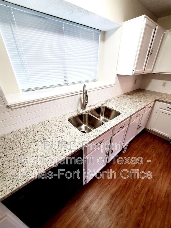 Photo - 8005 Meadowlark Ln