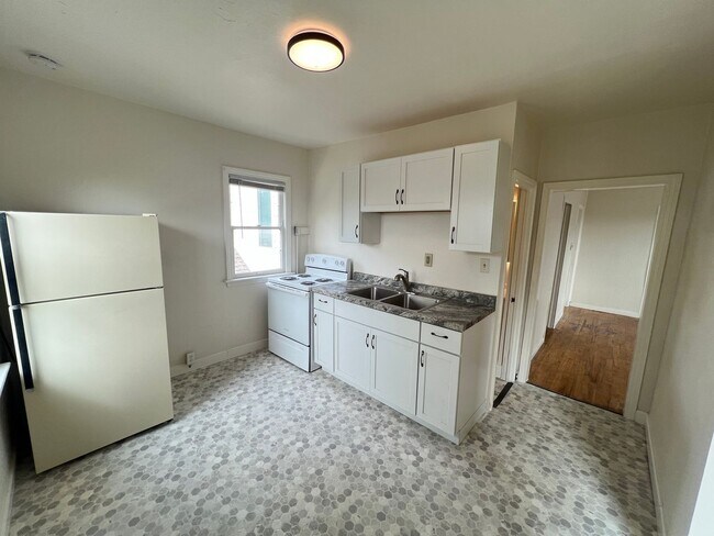 Photo - 421 Cumming Ave Unit 421 Cumming Ave - 2