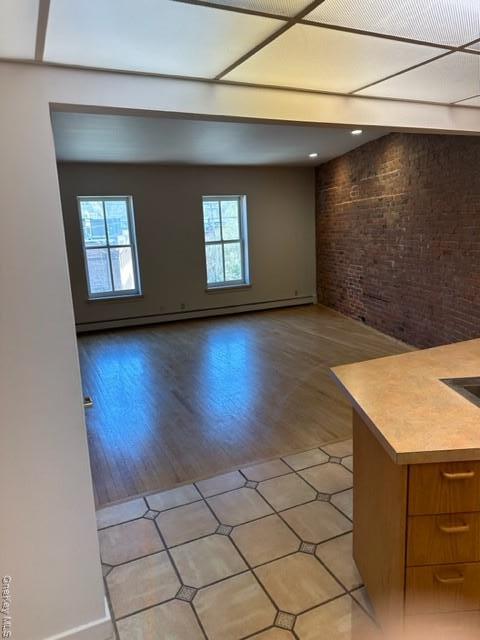 Building Photo - 528 Main St