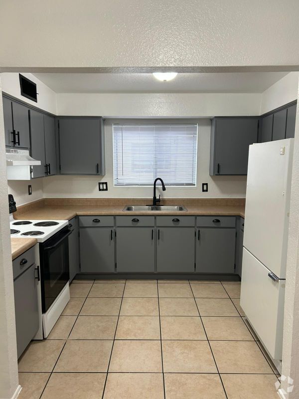 Building Photo - 5735 S Morris Blvd Rental