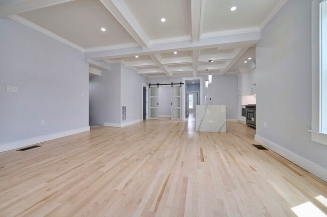 Photo - 97 Oakton Ave Unit 1