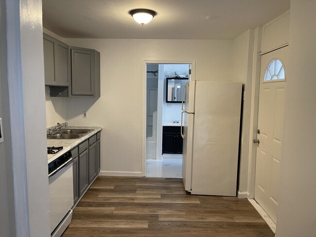 Building Photo - Looking for a cozy and charming apartment ... Unit 1