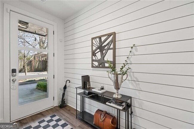 Photo - 1350 May Ave SE