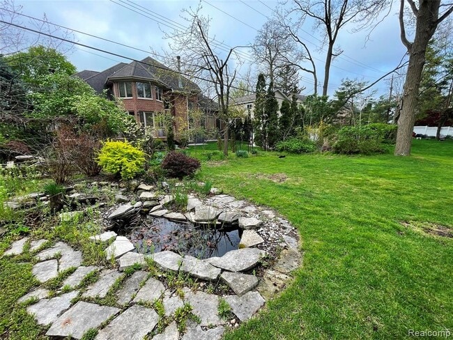 Photo - 2145 Lakeshire Dr