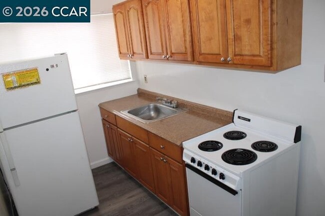 Photo - 2033 Nevin Ave Unidad 2033