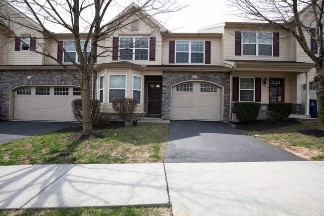 Building Photo - Spacious 3BR Townhome in Harrisburg – First-floor primary bedroom, Garage & Deck!