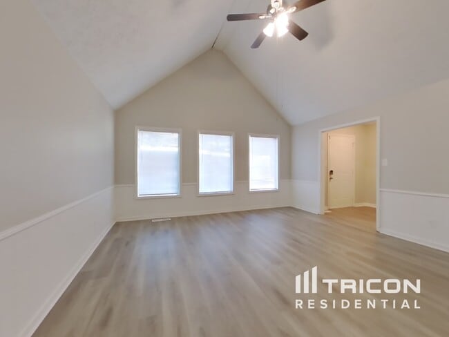 Photo - 2395 Wales Dr