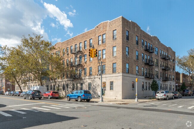 180 E 93rd St - 180 E 93rd St