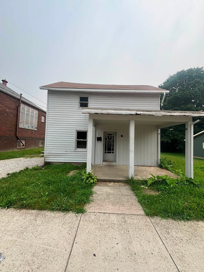 Photo - 206 N Main St