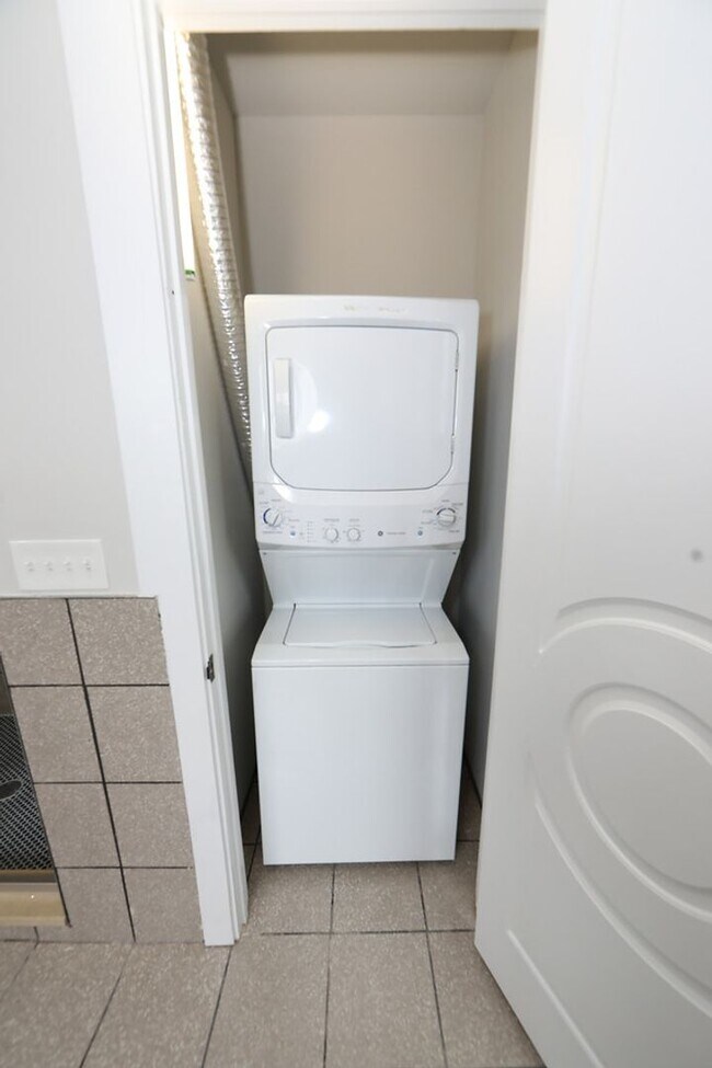 Photo - 1817-21 E Venango St Unit 403