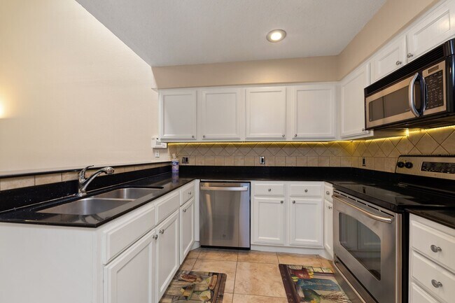 Photo - 2611 Grants Lake Blvd