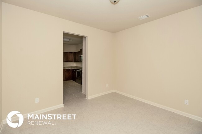 Photo - 35 Michelle Wy